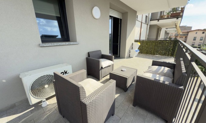 Villapizzone Apartment | 10 Min from Fiera Milano with Largo Terrazzo