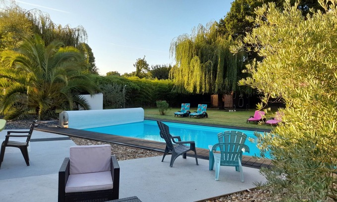 Medis Bed & Breakfast | 10 min from the beach! 2-person guest room, garden, pool and kitchen access, WIFI