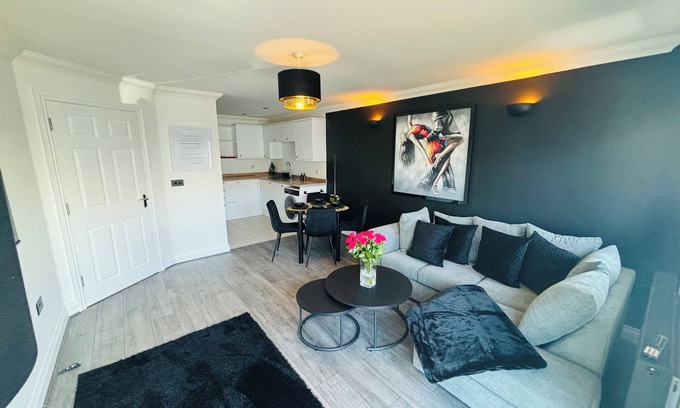 Whitstable Apartment | 10 minutes from Whitstable beach. Modern 2 bedroom apartment.