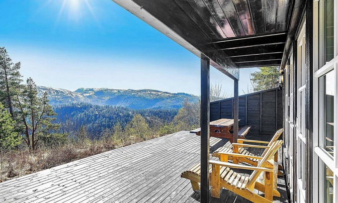 Tjaldal House | 10 person holiday home in ÅSERAL