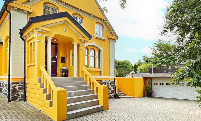 Arendal House | 10 person holiday home in arendal