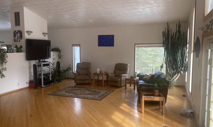 Mid-Hillside House | 100% more fun than 4 hotel rooms!
