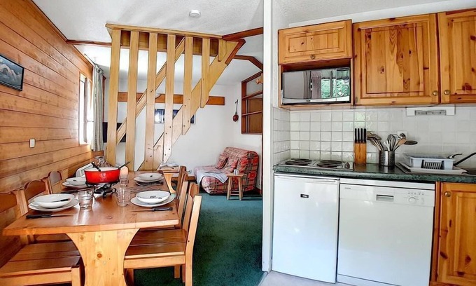 Reberty Apartment | 100m from ski slopes, 5th floor, tv, ski locker, 45m², Les Menuires