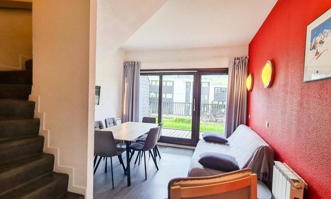 Flaine Apartment | 100m from ski slopes, 1st floor, swimming pool, sauna, terrace, tv, ski locker, 41m², Flaine
