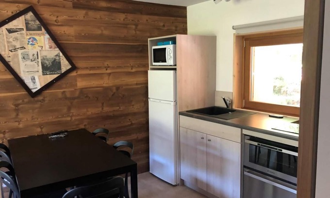 Saint-Leger-les-Melezes Apartment | 10m from ski slopes, swimming pool, sauna, hammam, parking, tv, ski locker, 28m²