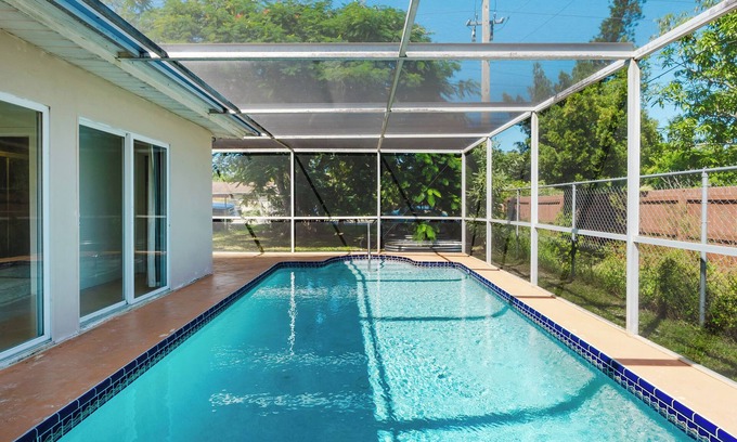 Fort Myers House | 10MIN BEACH/8MIN FORT MYERS DOWNTWON 3BDR/6BEDS