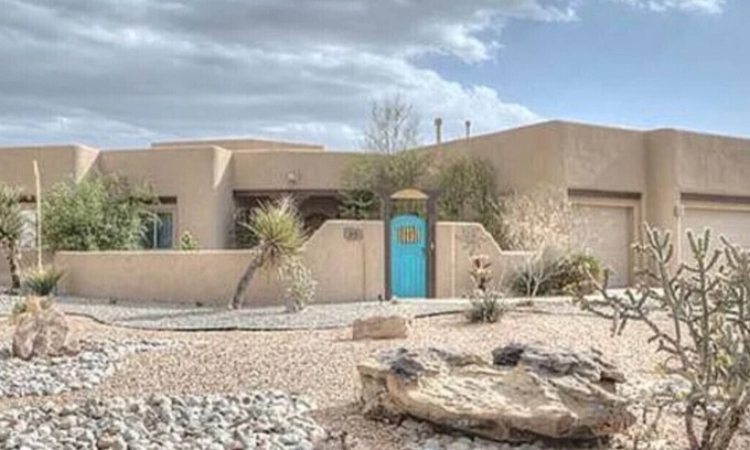 Corrales House | 10min to Albuquerque Balloon Park-Corrales Oasis, 3-night minimum booking!