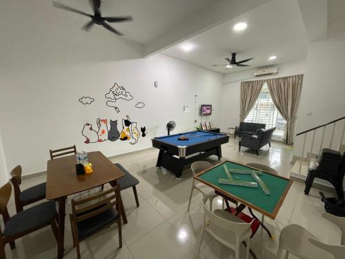 Taman Mount Austin House | 11 Austin 5mins to AICC Long Sing HeLiXuan Yi Jia PeiKin Restaurant Opposite HSI