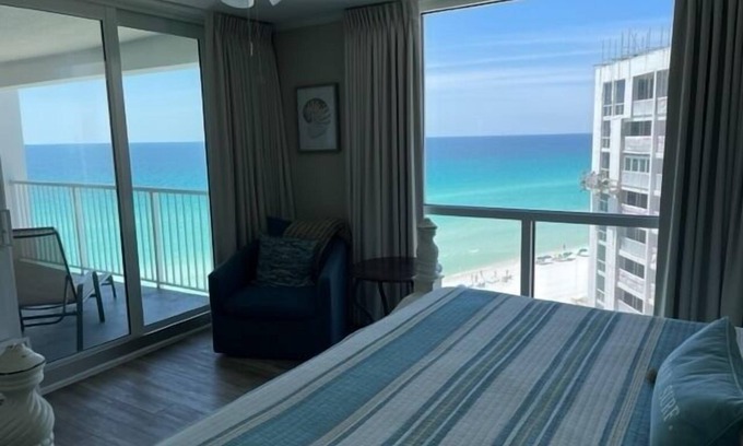 Holiday Isle Condo | 1115 Beach front Condo Shoreline Towers - Free Beach Setup