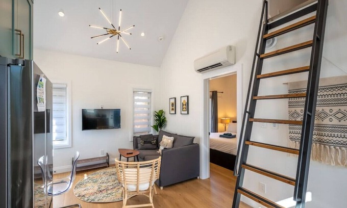 Rosemount House | 111H-3 · Kingsdale Designer Tiny house w/ king bed