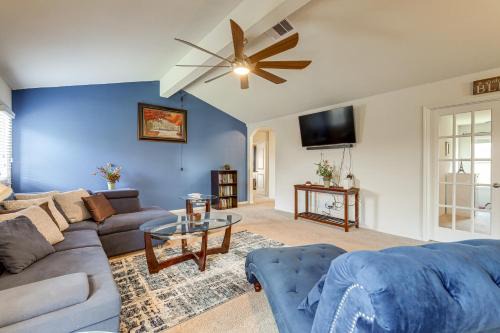 Santa Fe House | 12 Mi to Beach Texas Gulf Coast Home with Fire Pit