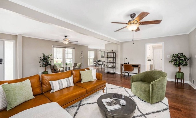 Macon House | 1287 Marlowe Drive- Macon