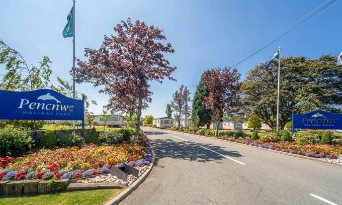 Cross Inn House | 12ft-wide luxury caravan with one double with en suite shower and one twin.