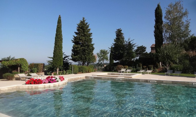 Castellina in Chianti House | 12km North of Siena with a stunning view pool & tenniscourt 3 bedrooms ensuite