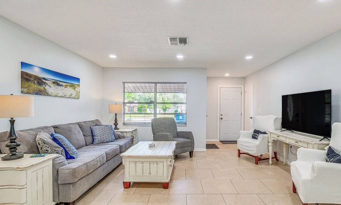 Spring Hill House | 13 Mi to Hudson Beach: Spring Hill Home w/Lanai