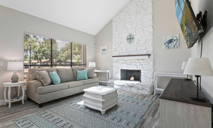 Isle of Palms House | 14543 Luth Drive · The Palms Retreat~Firepit~Fenced Yard~Pet Friendly