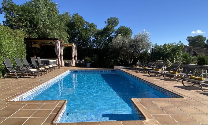 Sitges Town Center Villa | 15 min. by car/Sitges. Villa Ilusión 16 people. XXL Pool by Weekly Villas.