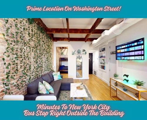 Hoboken Apartment | 15 Minutes to NYC - Chic Penthouse with bus stop at doorstep