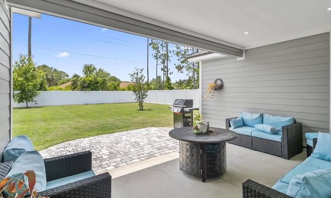 Palm Harbor House | 15% Off Palm Coast and Flagler Beach Stays This Fall