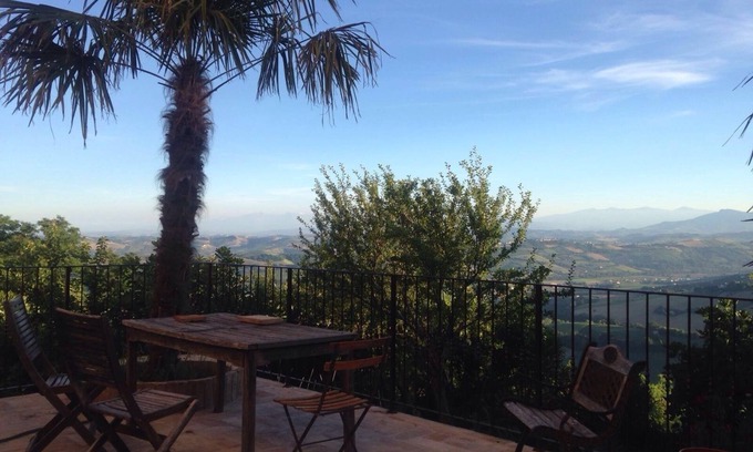 Monterubbiano House | 15th cent house centro storico of charming hilltown fabulous view