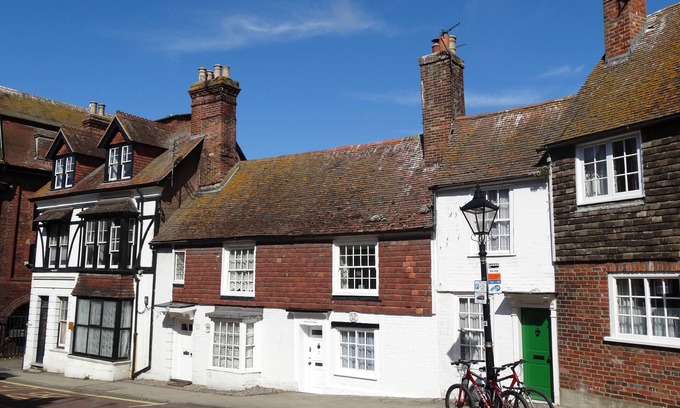 Rye Cottage | 16th Century Cottage Situated Opposite The Medieval Landgate Arch