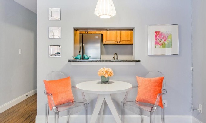 North Side Apartment | 1700 Nueces Street