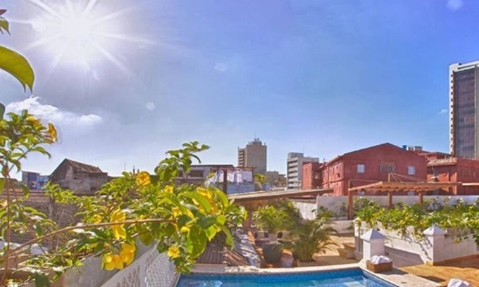Cartagena Walled City Villa | 18 BEDROOM MEGA MANSION OLD CITY CIUDAD AMURALLADA ROOFTOP POOL SAUNA JACUZZI!