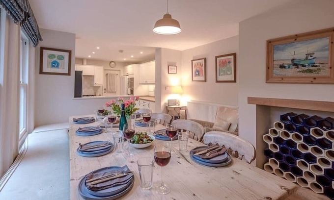 Aldeburgh House | 18 Hartington, Aldeburgh (Air Manage Suffolk)