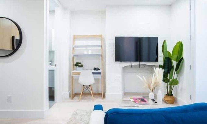 Ukrainian Village Apartment | 180-2 Cozy 2BR/1Bath East Village