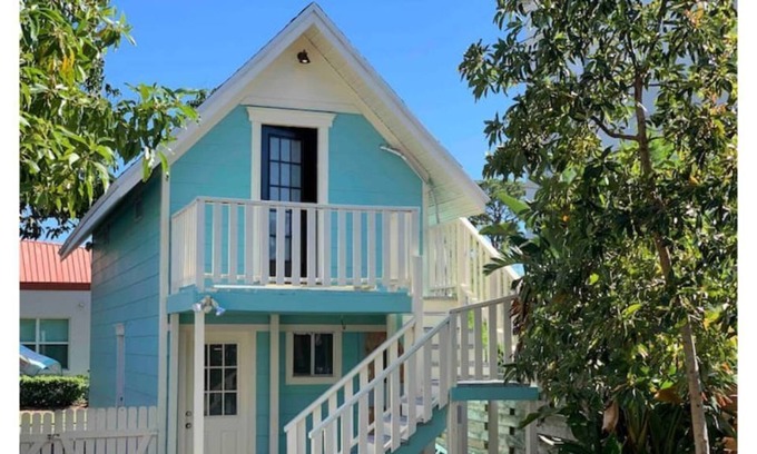 Bradenton Cottage | 1898 CarriageHouse Pool-D’town-Riverwalk