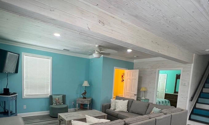 Lillian House | 1920’s Cottage-8 Beds-Boat/RV Storage