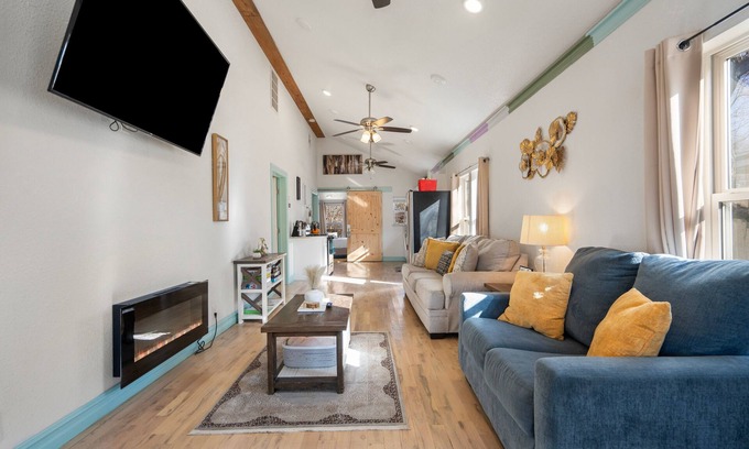 Tulsa House | 1920s Owen Park Remodel | DT+Gathering PL < 10 min