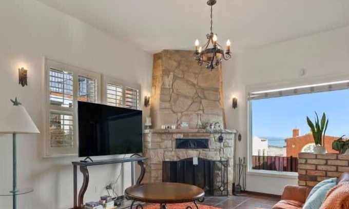 Capitola House | 1940's Capitola Village Rental - steps from beach