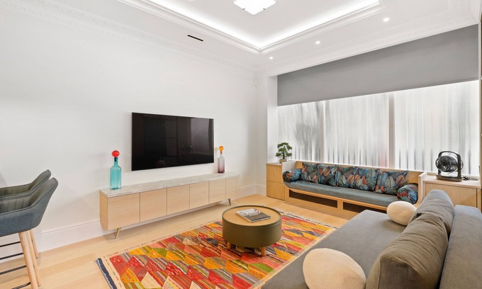 City of Westminster Apartment | 1Bed Ground Floor Flat in London