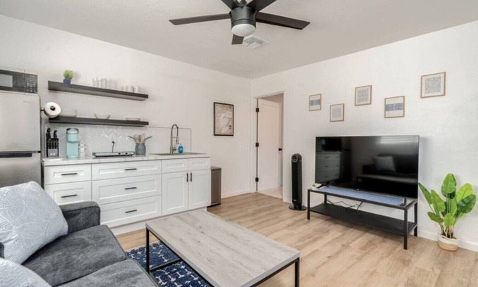 Palo Verde Apartment | 1Bed Private Guesthouse by UofA and Med Centers