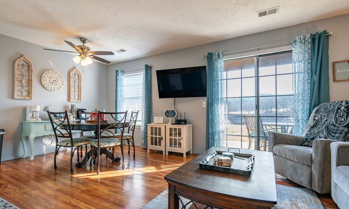 Table Rock Condo | 1BR Walk-In ~ Jetted Tub ~ Near The Strip ~ FREE TICKETS INCLUDED! (FC12-3)