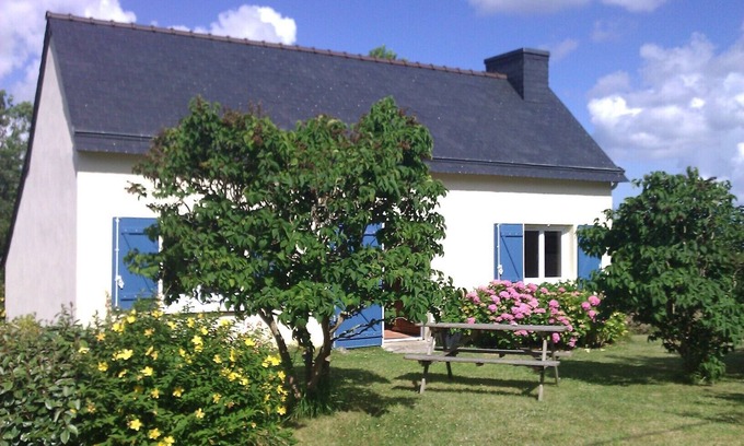 Crozon House | 1km from Morgat beach, sleeps 5, quiet hamlet