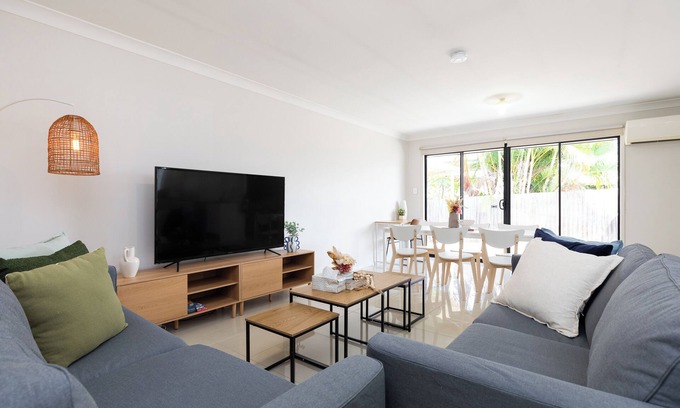 Acacia Ridge Apartment | 2 Bdr Apt! Kitchen! Undercover Parking! 6BS2