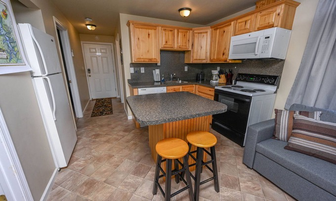 McHenry Apartment | 2 Bed 1 Bath Apt. near Wisp Resort & Deep Creek Lake