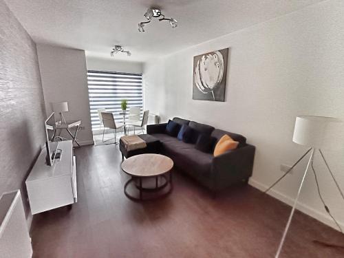 Central Aberdeen Apartment | 2 Bed 2 Bath, Ground Floor, Outwith LEZ zone by Lains Lettings