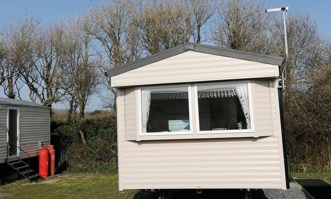 Helston House | 2 Bed Caravan - Sleeps 6