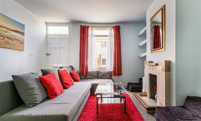 Deal Cottage | 2 Bed Cottage - Sleeps 7 - Pets - Parking - Garden