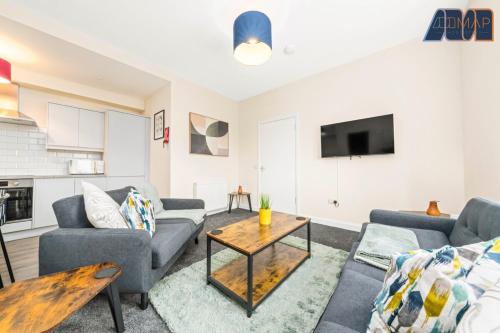 Methil Apartment | 2 Bed Flat Sleeps 4 With Parking in Fife