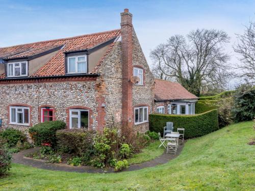 Kelling House | 2 Bed in Kelling NCC25