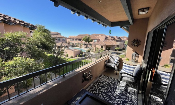 Wildcat Ridge Condo | 2 Bed Pool View Paradise in Desert Ridge w/Garage