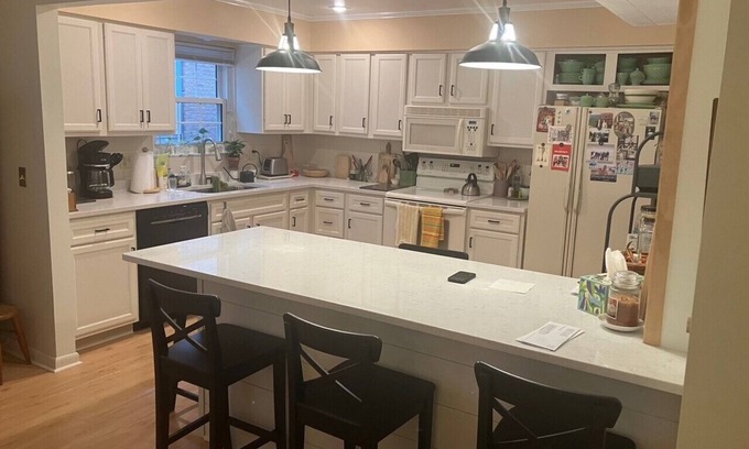 Hyde Park Condo | 2 Bedroom 2 Bath Condo In East Hyde Park on Wasson Way Trail with Pool