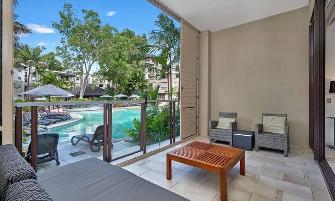 Palm Cove Apartment | 2 Bedroom 2 Bathroom Swim Out Apartment in the Temple resort Palm Cove