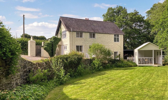 Llanarmon-yn-Ial Cottage | 2 bedroom accommodation in Llanarmon-Yn-Ial