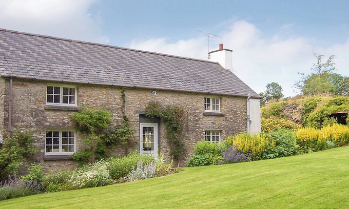 Cenarth Cottage | 2 bedroom accommodation in Penrherber, Newcastle Emlyn