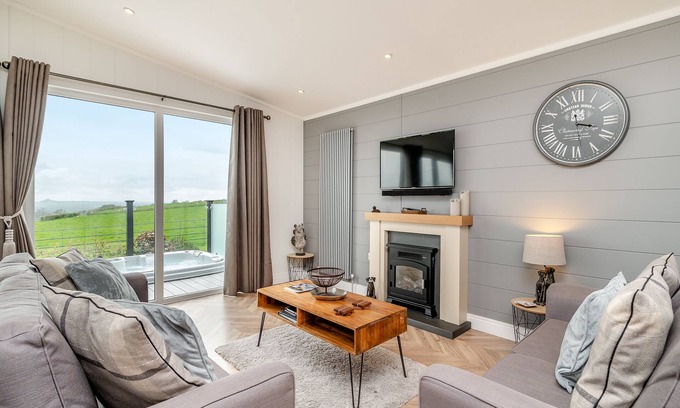 Shepton Mallet Ski Chalet | 2 bedroom accommodation in Midsomer House, East Compton